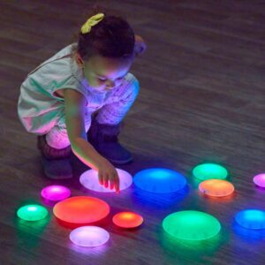 TTS helendavad kivid, 12 tk